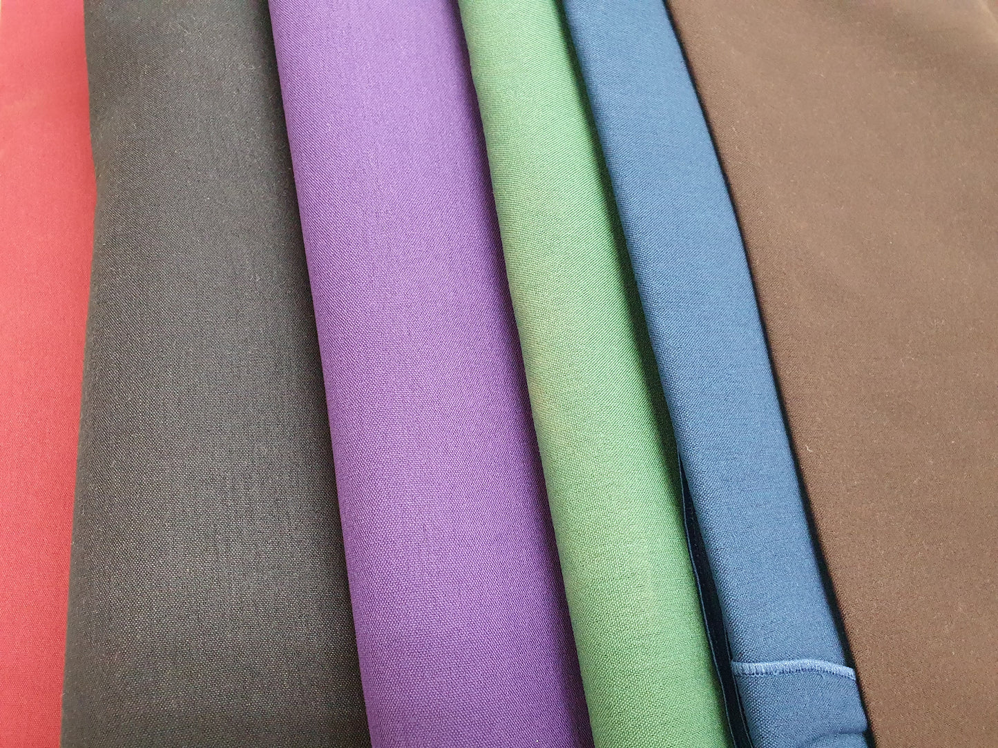 Coloured Ex-Hotel Linen Table Cloths / Napkins